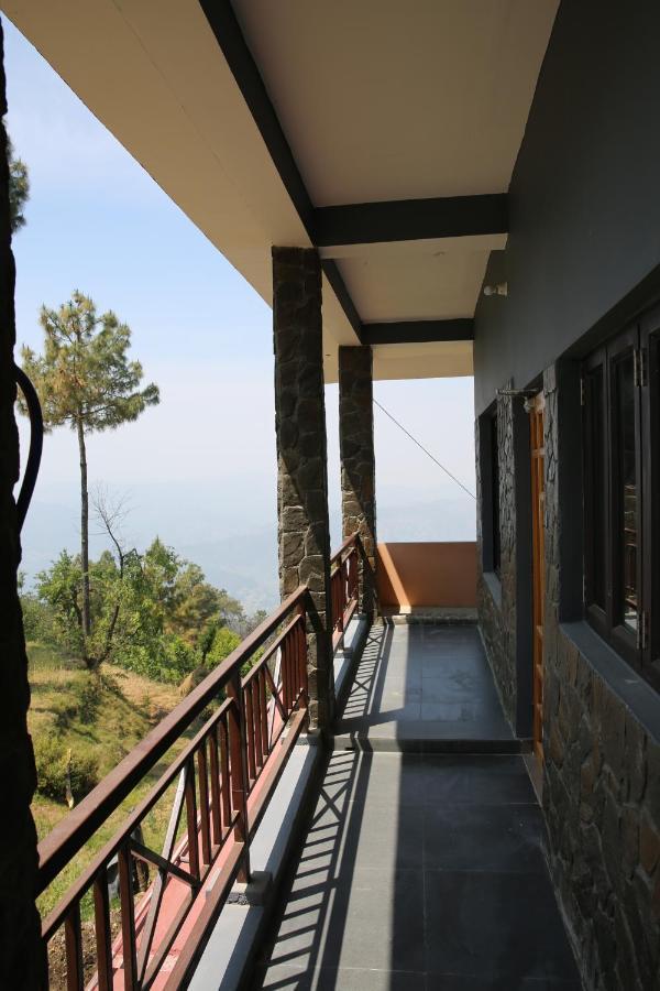 The Buransh Inn Almora Bagian luar foto