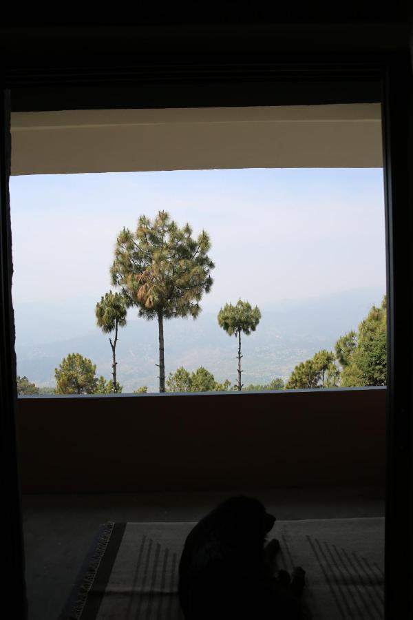 The Buransh Inn Almora Bagian luar foto