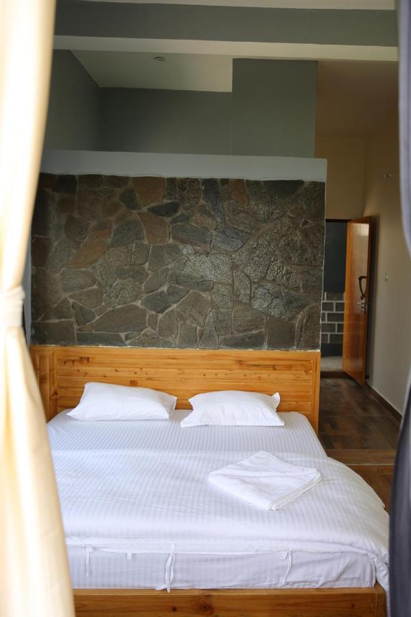 The Buransh Inn Almora Bagian luar foto