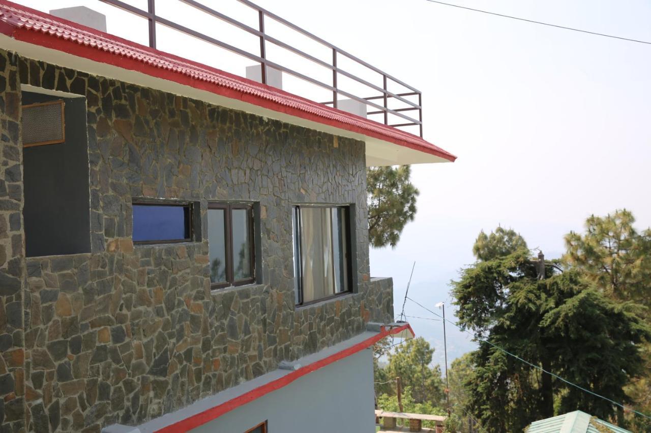 The Buransh Inn Almora Bagian luar foto