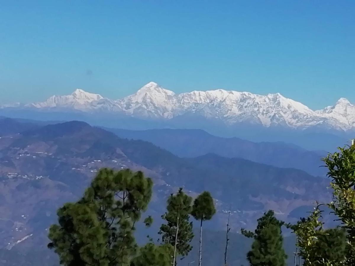 The Buransh Inn Almora Bagian luar foto
